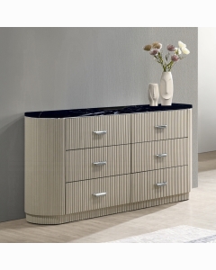Travonte Dresser